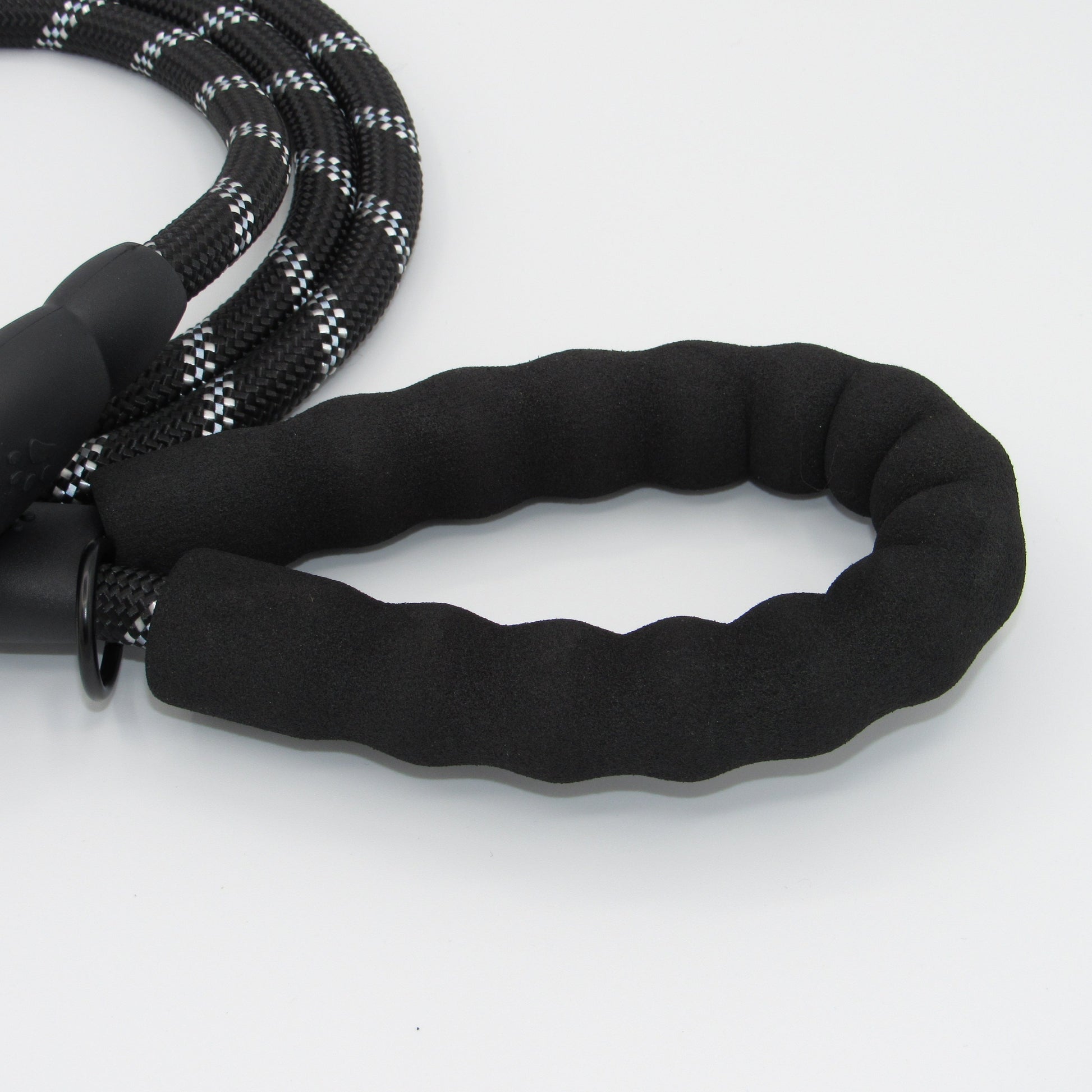 5ft Black Reflective Dog Leash Handle Close-up