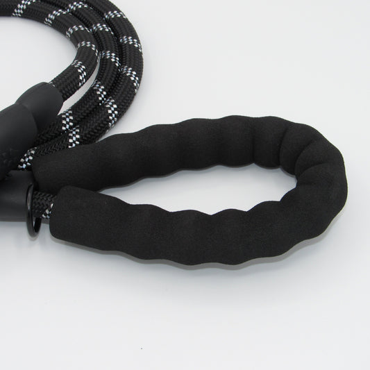 5ft Black Reflective Dog Leash Handle Close-up